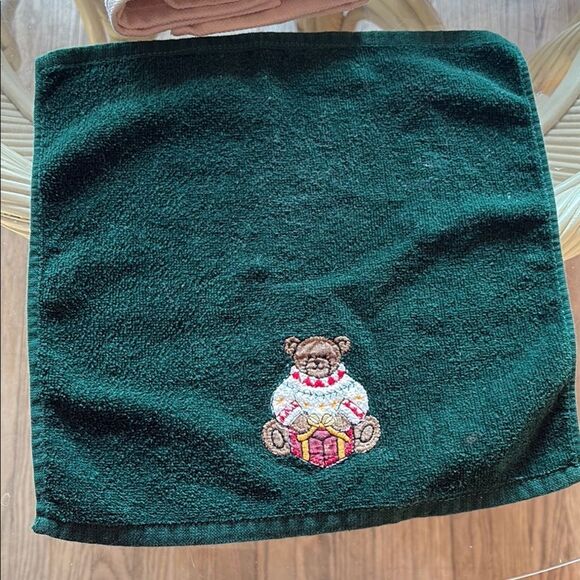 Christmas Holiday Hand Towels Washcloth Set - Picture 6 of 10